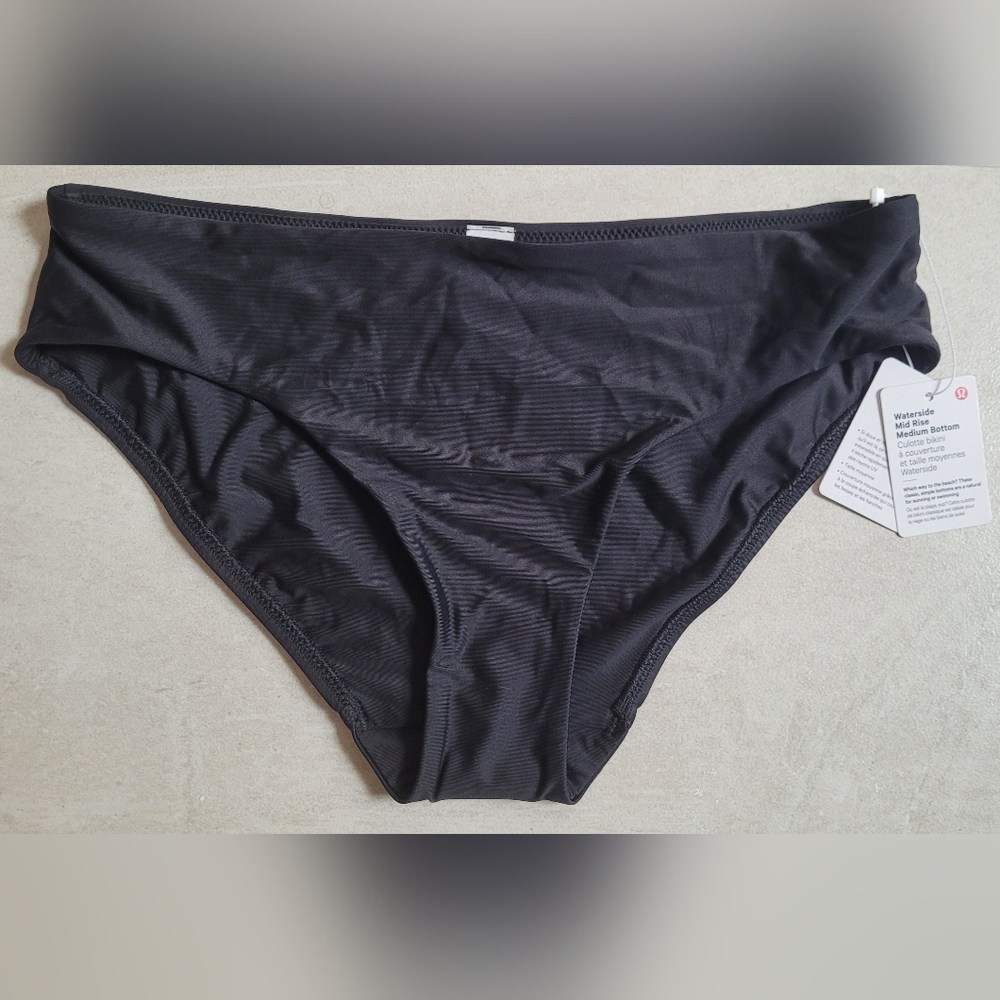 NWT Lululemon Waterside Mid Rise Medium Bikini Bottom